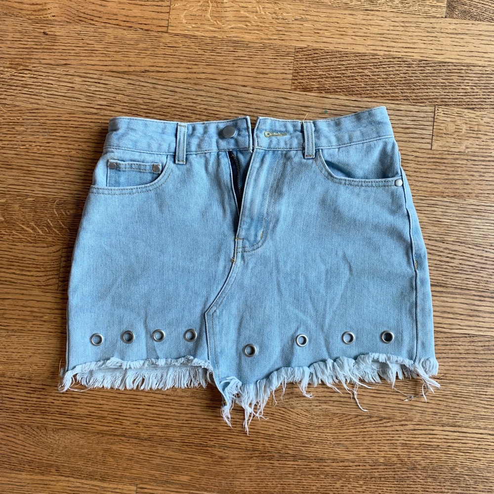 Jean mini skirt with hole details
